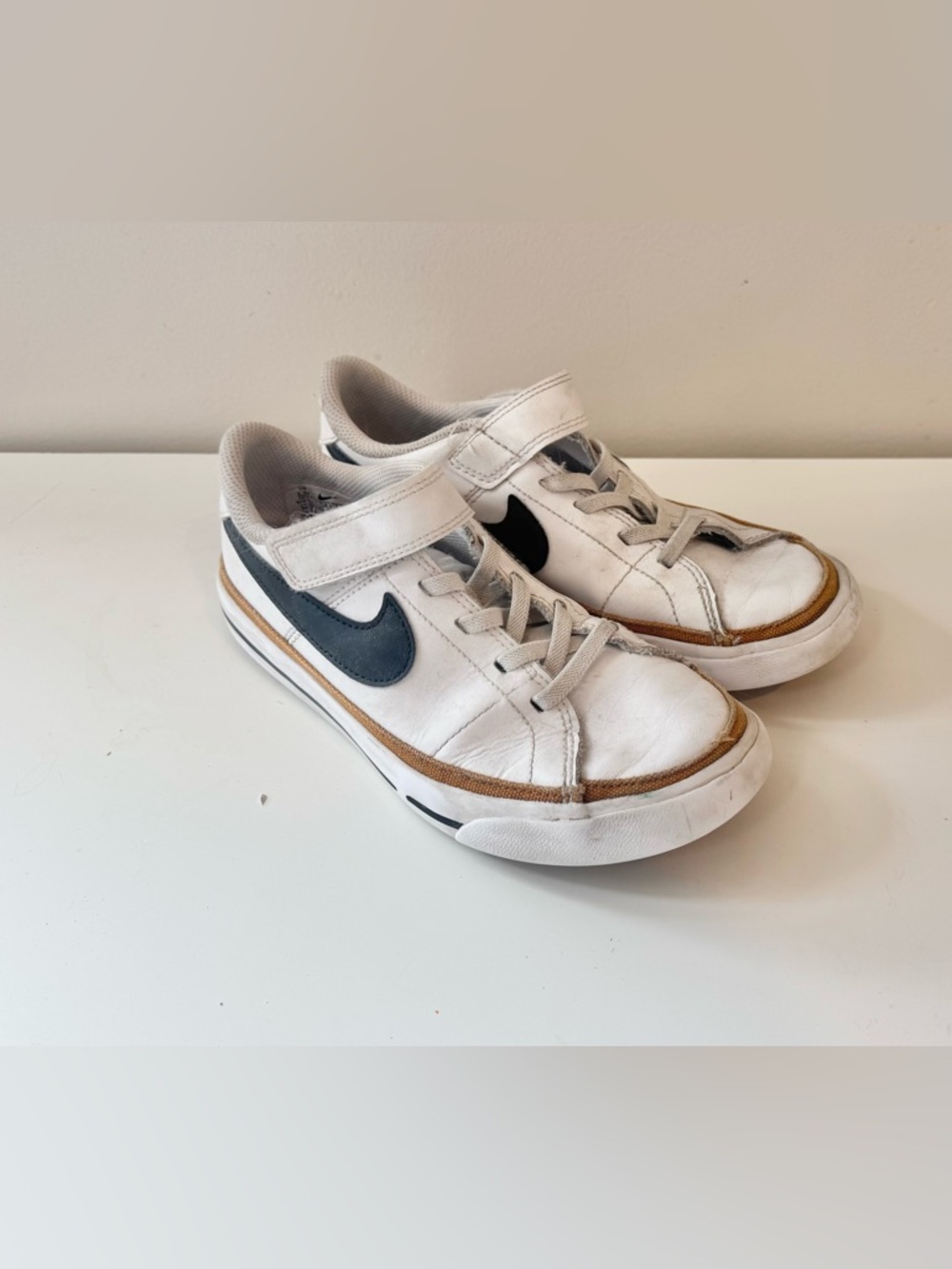 Nike Court Legacy Kids Size 1.5Y White Casual Shoes Athletic Sneakers Shoes